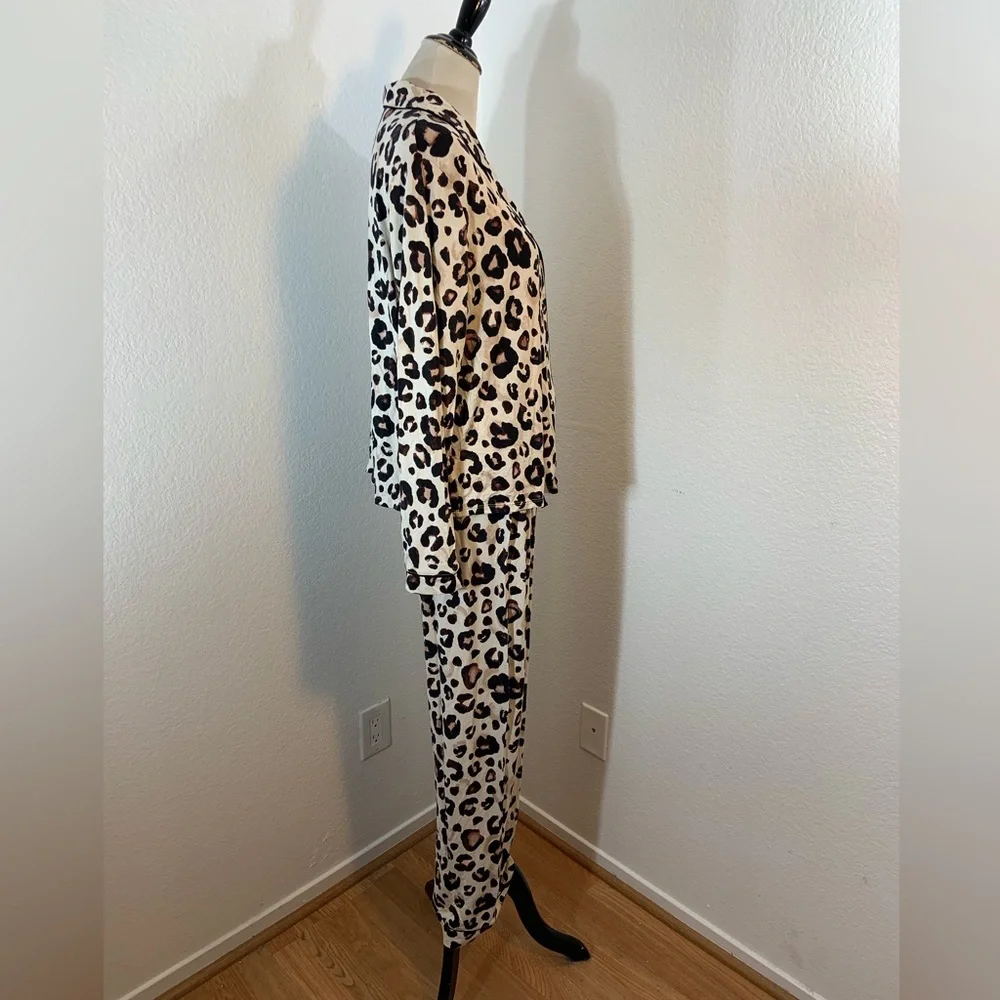 🌹New Listing🌹NWT Stars Above Women’s Animal Print Pajamas Sleepwear
